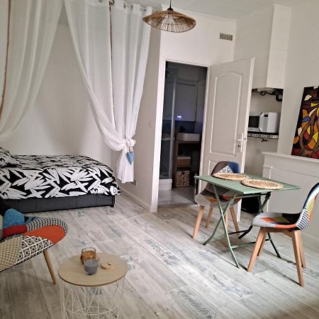 Studio Cosy Meuble, Terrasse Et Patio Pour Velo Rochefort  Exterior foto